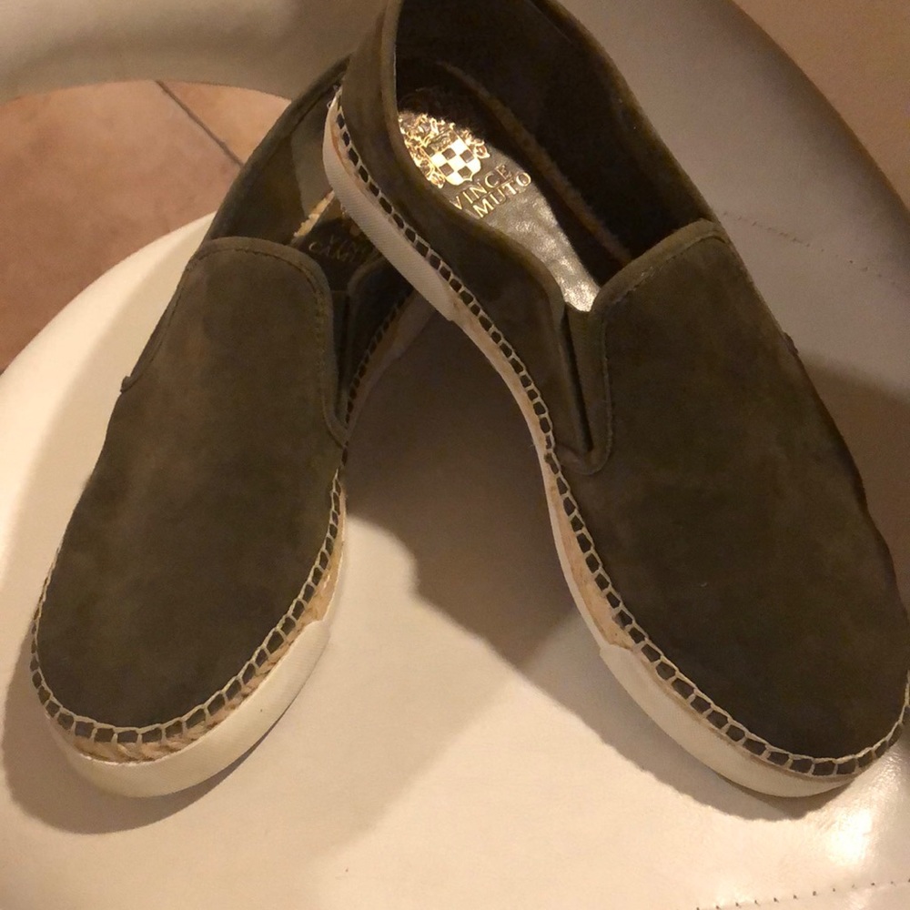 Gorgeous Green suede loeferby Vince Camuto 🧡🧡🧡
